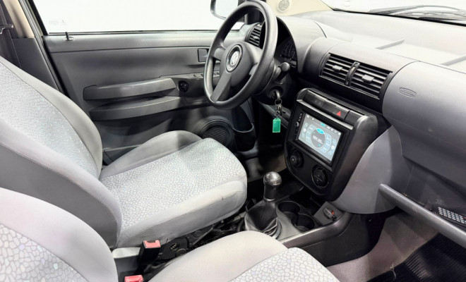 VW - VolksWagen Fox Plus 1.0Mi/ 1.0Mi Total Flex 8V 4p 2006 Flex-8