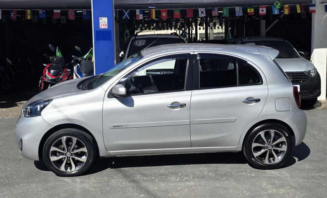 Nissan March SL 1.6 Manual 2015 | Completo | Econômico | Guarujá-2