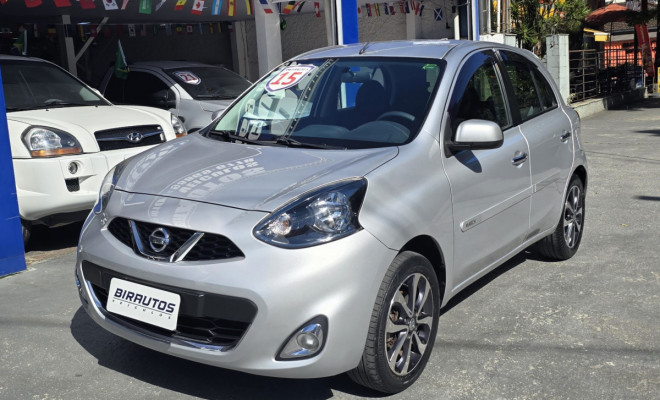 Nissan March SL 1.6 Manual 2015 | Completo | Econômico | Guarujá-1