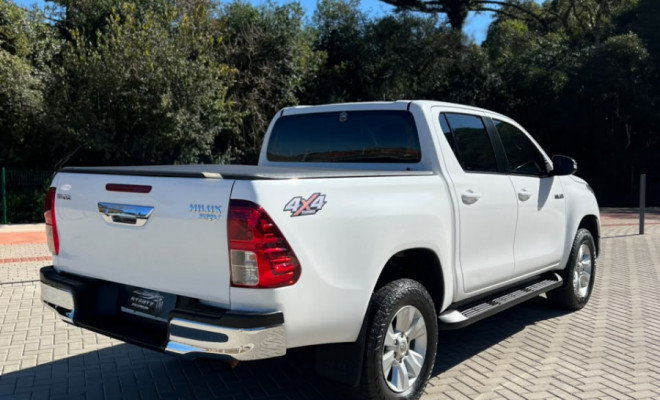 Toyota Hilux CD SRV 4x4 2.8 TDI Diesel Aut. 2017 Diesel-3