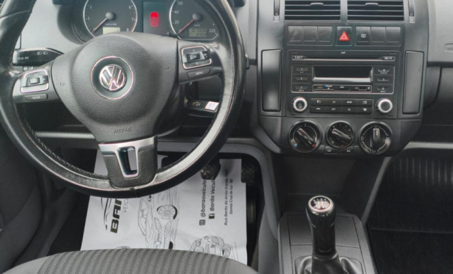 VW - VolksWagen Polo Sed. COMFORT. 1.6 Mi Tot. Flex 8v 2014 Flex-4