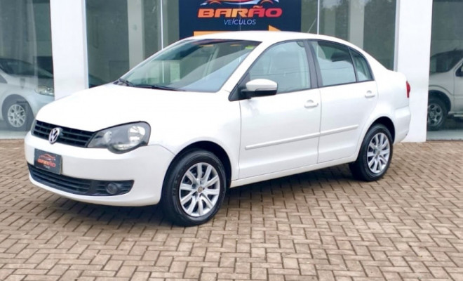 VW - VolksWagen Polo Sed. COMFORT. 1.6 Mi Tot. Flex 8v 2014 Flex