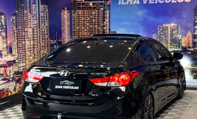 Hyundai Elantra GLS 1.8 16V Aut. 2013 Gasolina-5