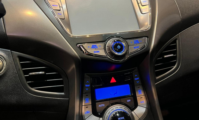 Hyundai Elantra GLS 1.8 16V Aut. 2013 Gasolina-14