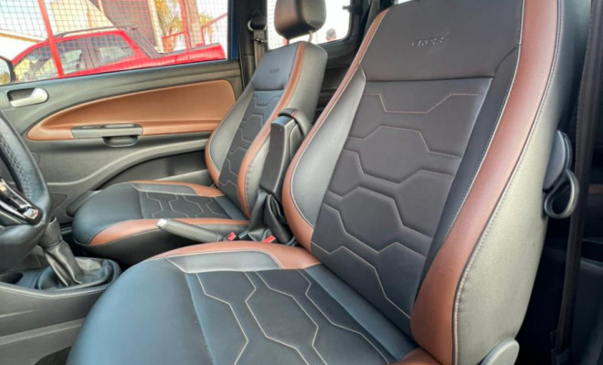 VW - VolksWagen Saveiro CROSS 1.6 T.Flex 16V CD 2017 Flex-8