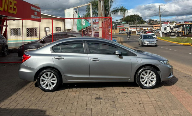 Honda Civic Sedan LXS 1.8/1.8 Flex 16V Aut. 4p 2014 Flex-4