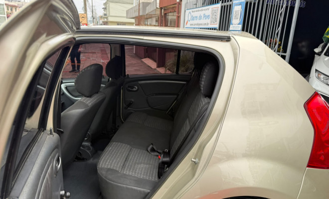 Renault SANDERO Expression Hi-Flex 1.6 8V 5p 2012 Flex-9