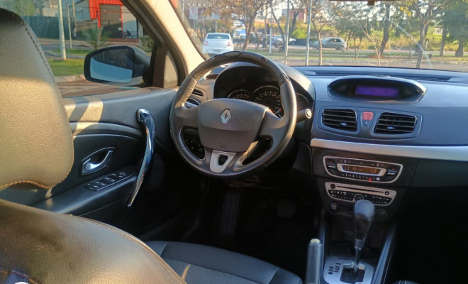 Renault FLUENCE Sed. Dynamique 2.0 16V FLEX Aut. 2011 Flex-7