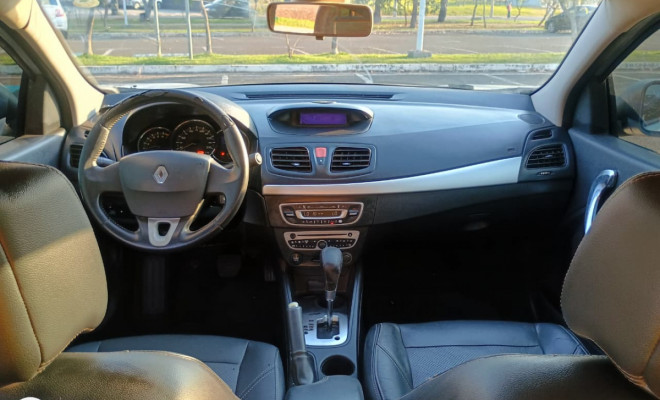 Renault FLUENCE Sed. Dynamique 2.0 16V FLEX Aut. 2011 Flex-6