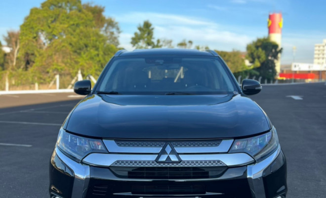 Mitsubishi OUTLANDER HPE-S 2.2 Diesel 4x4 Aut. 2019 Diesel-2