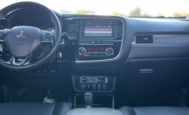 Mitsubishi OUTLANDER HPE-S 2.2 Diesel 4x4 Aut. 2019 Diesel-16