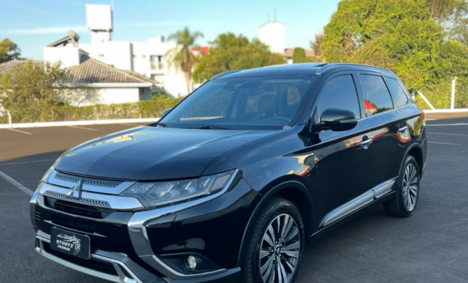 Mitsubishi OUTLANDER HPE-S 2.2 Diesel 4x4 Aut. 2019 Diesel-0
