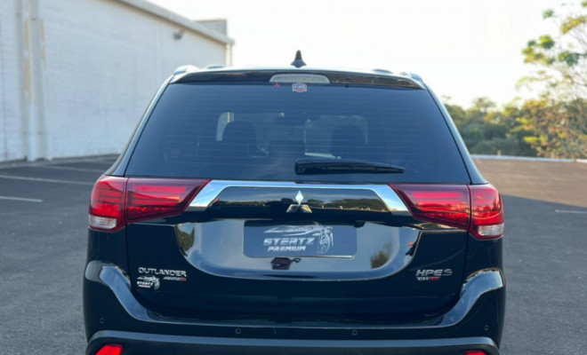 Mitsubishi OUTLANDER HPE-S 2.2 Diesel 4x4 Aut. 2019 Diesel-4