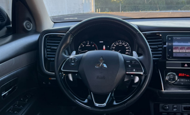 Mitsubishi OUTLANDER HPE-S 2.2 Diesel 4x4 Aut. 2019 Diesel-18