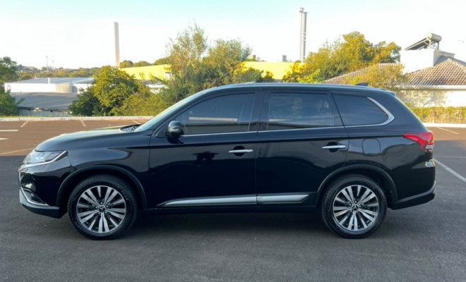 Mitsubishi OUTLANDER HPE-S 2.2 Diesel 4x4 Aut. 2019 Diesel-17