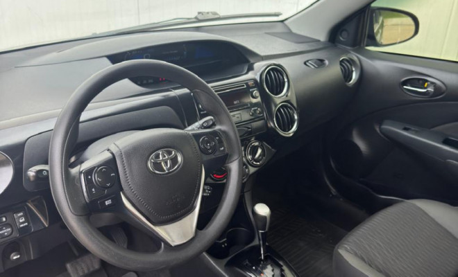 ETIOS XS 1.5 Aut. 2018 - Completo e Econômico!-6