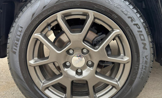 Renegade Sport 1.8 Aut. 2021 - Baixa Quilometragem e Estilo Único!-12