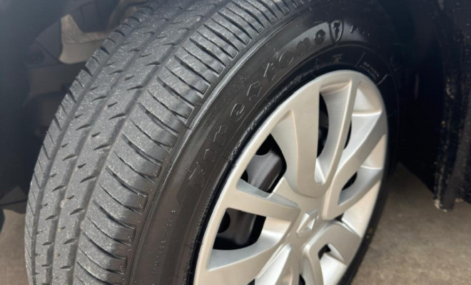 Sandero Expression 1.0 2015 – Baixa KM e Super Conservado!-11