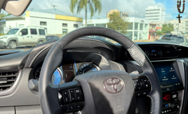 Toyota Hilux SW4 SRX 4x4 2.8 TDI 16V Dies. Aut. 2024 Diesel-11