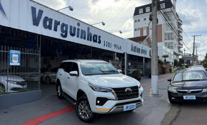 Toyota Hilux SW4 SRX 4x4 2.8 TDI 16V Dies. Aut. 2024 Diesel-3