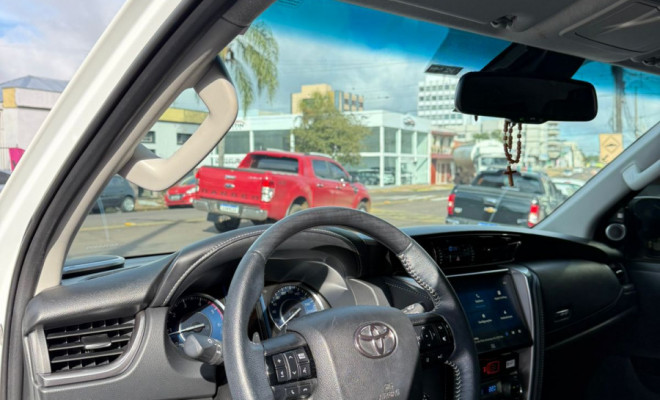 Toyota Hilux SW4 SRX 4x4 2.8 TDI 16V Dies. Aut. 2024 Diesel-10
