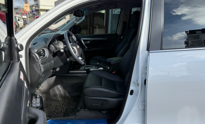 Toyota Hilux SW4 SRX 4x4 2.8 TDI 16V Dies. Aut. 2024 Diesel-12