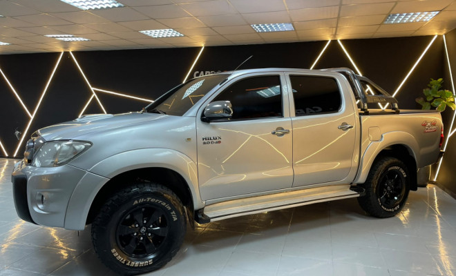 Toyota Hilux CD SRV D4-D 4x4 3.0  2010 Diesel   Corre Conferir-1