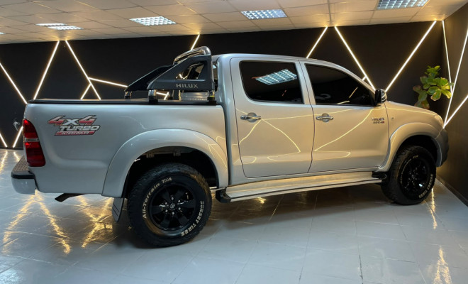 Toyota Hilux CD SRV D4-D 4x4 3.0  2010 Diesel   Corre Conferir-3