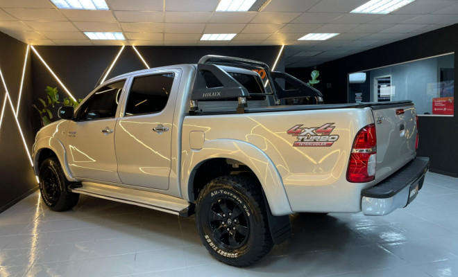 Toyota Hilux CD SRV D4-D 4x4 3.0  2010 Diesel   Corre Conferir-2