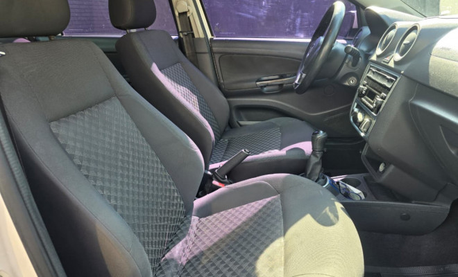 VW - VolksWagen VOYAGE 1.6/1.6 City  Mi Total Flex 8V 4p 2015 Flex-11