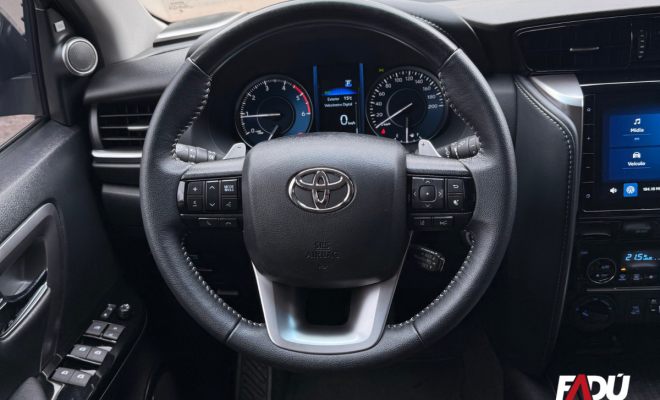 Toyota Hilux SW4 SRX Plat. 4x4 2.8 TB Die. Aut. 2024 Diesel-4