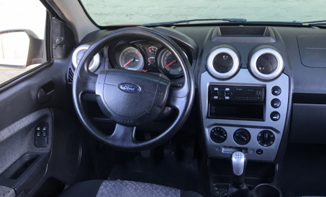 Ford Fiesta Sedan SE 1.6 8V Flex 4p 2014 Flex-7