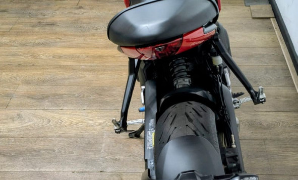 TRIUMPH TRIDENT 660 2024 Gasolina-10