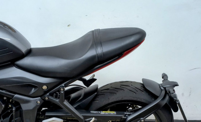 TRIUMPH TRIDENT 660 2024 Gasolina-8