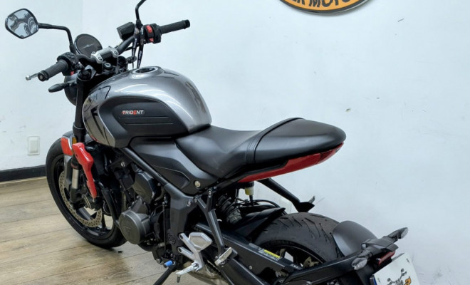TRIUMPH TRIDENT 660 2024 Gasolina-11