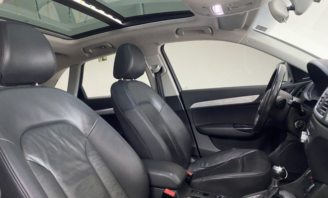 Audi Q3 2.0 TFSI C/ Teto 2016-9