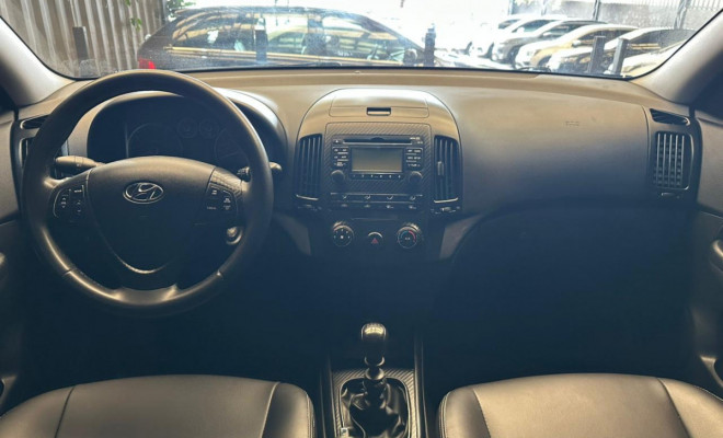 Hyundai i30 2.0 16V 145cv 5p Mec. 2011 Gasolina-5