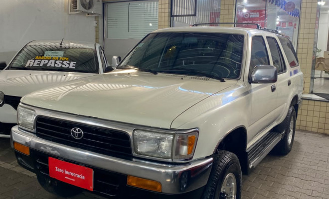 Toyota Hilux SW4 4x4 2.4 8V 1995 Gasolina