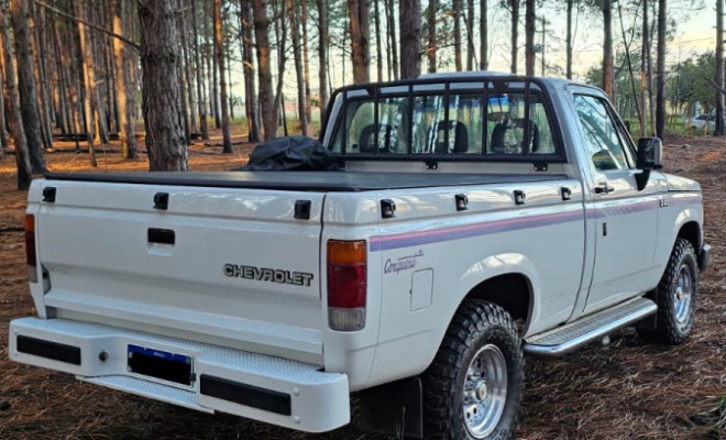 GM - Chevrolet D-20 4.0 Champ/Conquest/El Caminho Dies. 1993 Diesel-4