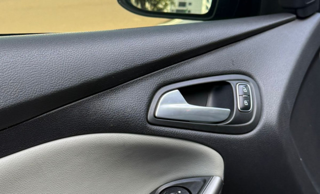 Ford Focus 1.6 S/SE/SE Plus Flex 8V/16V  5p 2018 Flex-8