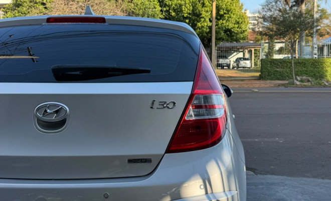 Hyundai i30 2.0 16V 145cv 5p Aut. 2012 Gasolina-6