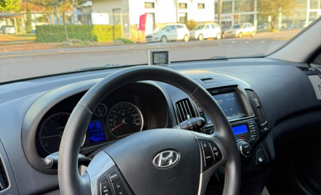 Hyundai i30 2.0 16V 145cv 5p Aut. 2012 Gasolina-11