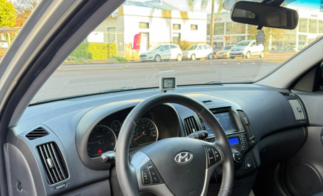 Hyundai i30 2.0 16V 145cv 5p Aut. 2012 Gasolina-10