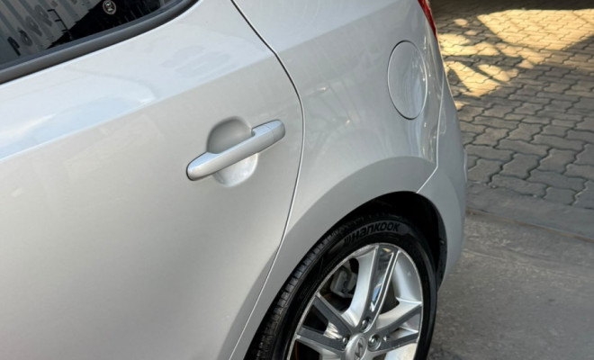 Hyundai i30 2.0 16V 145cv 5p Aut. 2012 Gasolina-9