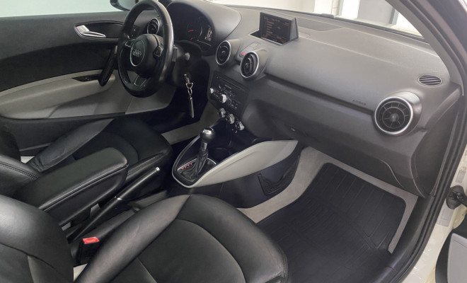 Audi A1 1.4 TFSI C/ Teto 2011-8