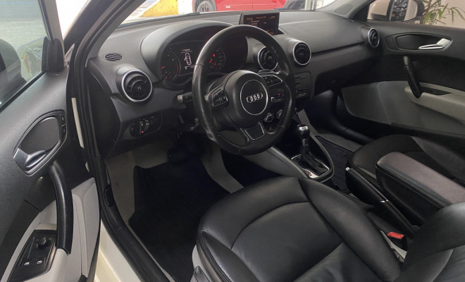 Audi A1 1.4 TFSI C/ Teto 2011-9