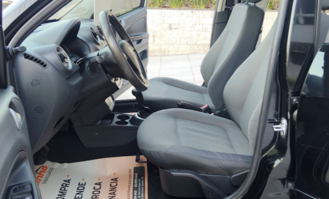 VW - VolksWagen VOYAGE 1.0/1.0 City Mi Total Flex 8V 4p 2013 Flex-10