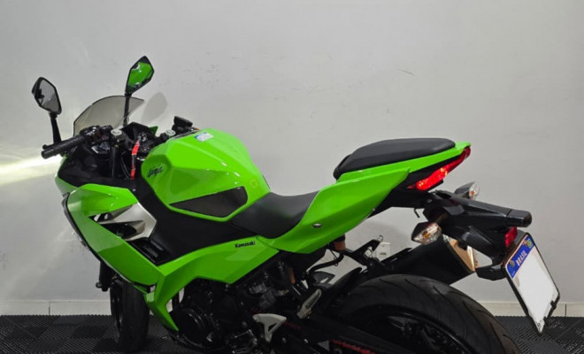 KAWASAKI NINJA 400 2019 Gasolina-3