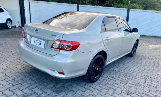 Toyota Corolla XLi 1.8 Aut. - 2014-1