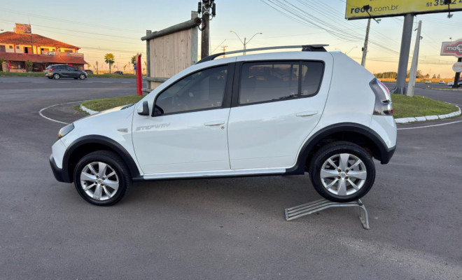 Renault SANDERO STEPWAY Hi-Power 1.6 8V 5p 2014 Flex-17